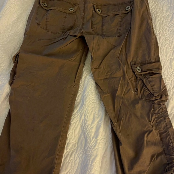 Department of Peace Camo Green-Brown Cargo Capri with cinched string hem Size 7 - Picture 5 of 7